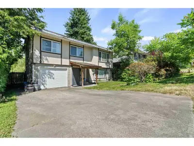 Stop the car! Amazing value here with this starter home under $825 K. Basement Entry house featuring...