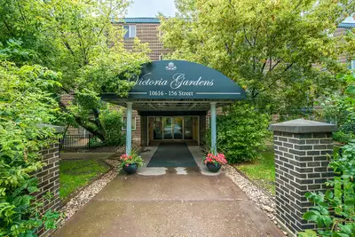 Victoria Gardens is located in the west central area. Clean and quiet close to shopping centres and...