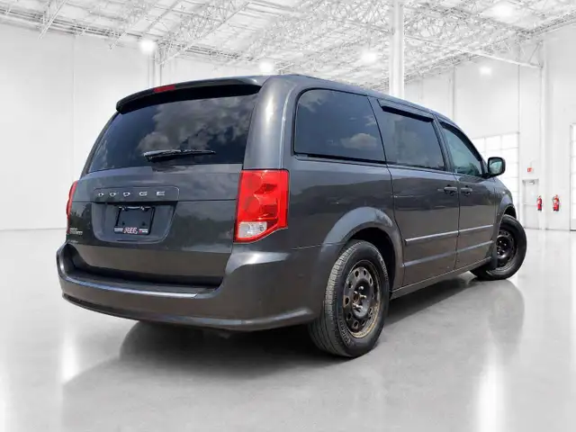 2015 Dodge Grand Caravan Canada Value Package | AS IS | FWD in Cars & Trucks in Mississauga / Peel Region - Image 6