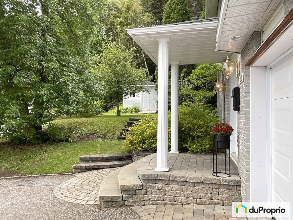 $515,000 - Split Level for sale in La Baie — photo 3