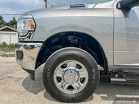 | 8.4 Touchscreen | Apple CarPlay & Google Android Auto | ParkView Rear Back-Up Camera | Active Nois... (image 8)