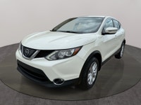 2018 Nissan Qashqai SV AWD White on Black Interior • 2.0L • AWD • ECO Mode • Auto • A/C • Dual-Zone... (image 3)