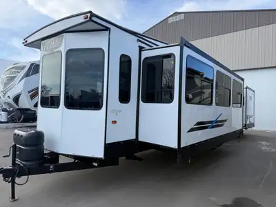 The 2020 Forest River Salem Villa Classic 40FDEN is a spacious destination trailer designed to feel...