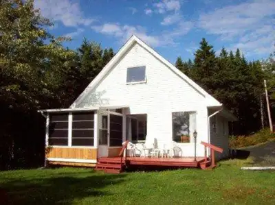 Cozy, furnished, lakefront home. All utilities included. Small older home sitting right on the lake...