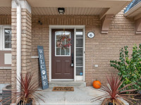 2 Beds 3 Baths Townhouse in oakville for sale!!