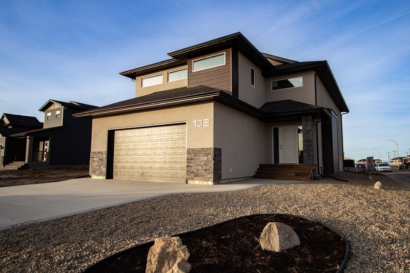 5 Bedroom Aspen ridge house with double attached garage Long Term