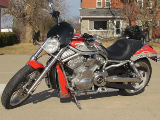 2007 Harley-Davidson VRSCX Screamin' Eagle V-Rod in Street, Cruisers & Choppers in Leamington - Image 17