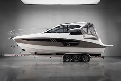 Bateau Cobrey 33 HT � vendre. Très bien équipé : plancher teak, génératrice fisher panda diesel, air...