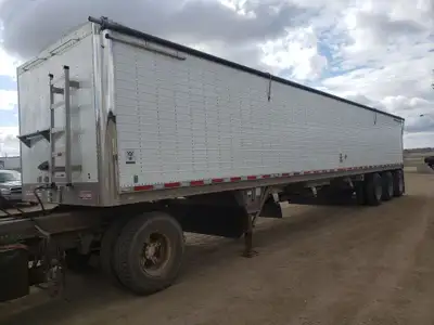 Golden West Trailer & Equipment is happy to help you get into your next trailer! 2013 Wilson 46' Tri...