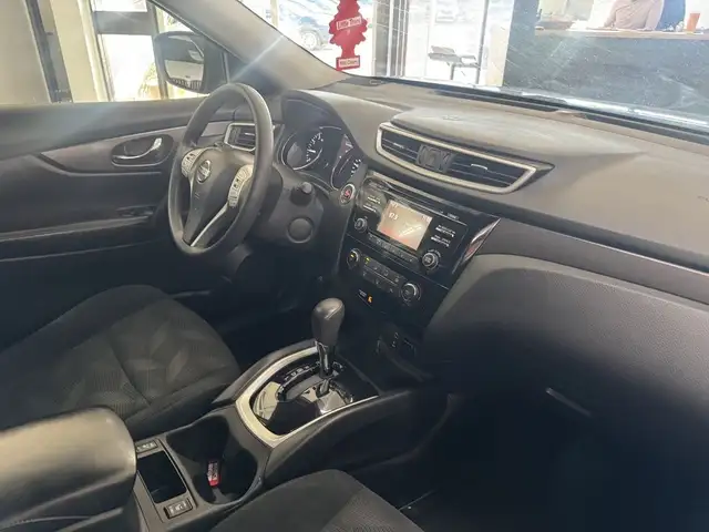 2016 Nissan Rogue FWD 4dr SV in Cars & Trucks in Longueuil / South Shore - Image 11