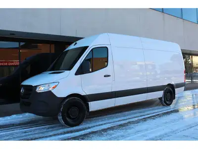 2021 MERCEDES SPRINTER 2500 -- 170 FULL SIZE -- HIGH ROOF -- ECONOMICAL DIESEL ENGINE !!! 3 SEATER!!...