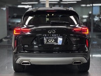 The 2021 INFINITI QX50 LUXE is a compelling luxury compact SUV that balances distinctive styling wit... (image 4)