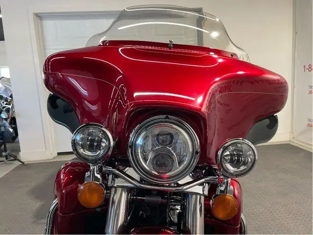 2013 Harley-Davidson Electra Glide Ultra Classic CANADIAN HARLEY in Sport Touring in North Bay - Image 7