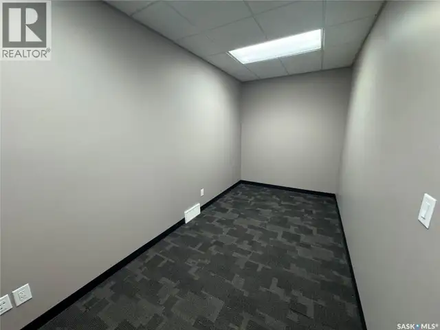 102 Sims AVENUE Weyburn, Saskatchewan in Commercial & Office Space for Sale in Regina - Image 17