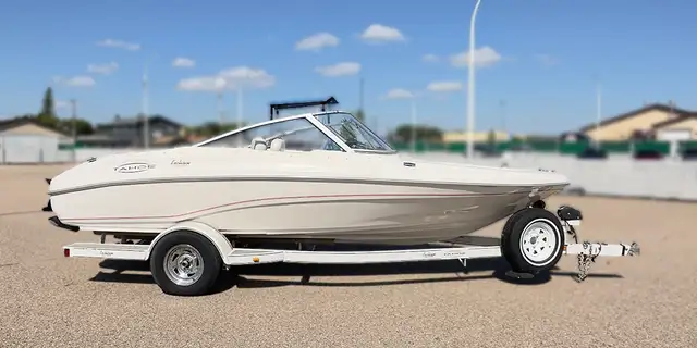 2001 Tahoe Q3 used bowrider fiberglass boat in Powerboats & Motorboats in Prince Albert - Image 7