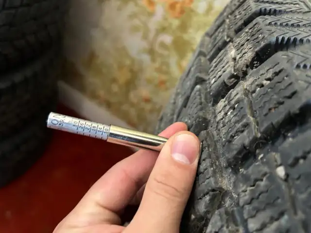 Jeep Wrangler 285-70-17 MAGS ORIGINE RUBION PNEUS TOYO 10/32 202 in Cars & Trucks in St-Georges-de-Beauce - Image 7