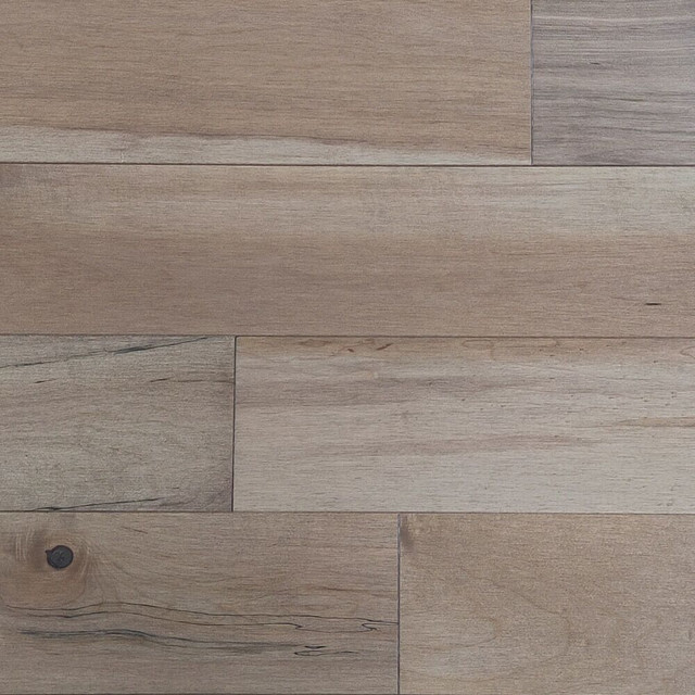 4-1/4" Hard Maple Bistro Hardwood Flooring - Raphia color dans Planchers et murs  à Ouest de l’Île