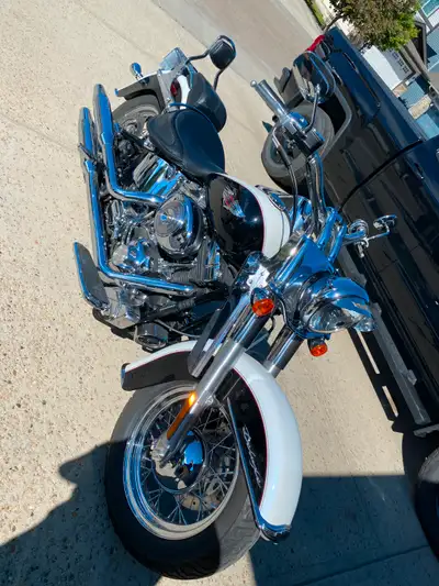 Bought new in 2005, original milage LIKE NEW condition Additioal $3,000 of crome, saddle bags, remov...