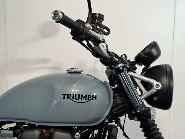 2022 Triumph Scrambler 900 in Street, Cruisers & Choppers in City of Montréal - Image 5