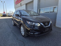 This 2023 Nissan Qashqai SV AWD features a 7-inch NissanConnect touchscreen with Apple CarPlay and A... (image 6)