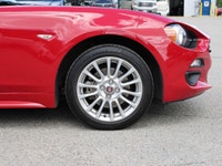 2017 FIAT 124 Spider Classica Italian-inspired styling meets classic roadster fun in this 2017 FIAT... (image 8)