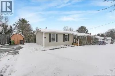 Welcome to this charming bungalow in the highly sought-after Southwood Park neighborhood, an ideal h...