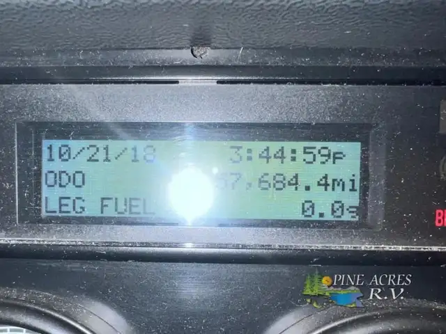 2013 Fleetwood RV Discovery 40X Diesel 057,684 Miles in RVs & Motorhomes in Moncton - Image 57