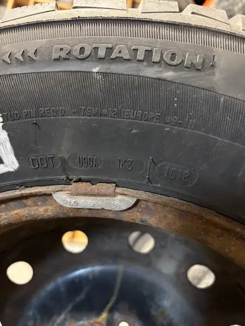 *USED* COOPER EVOLUTION SNOW TIRES 215/70R16 in Tires & Rims in Grand Bend - Image 3