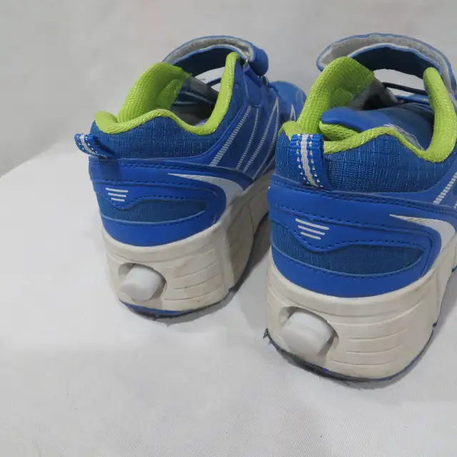 Wheely Fun Shoes For Kids Size 5 in Other in Winnipeg - Image 3