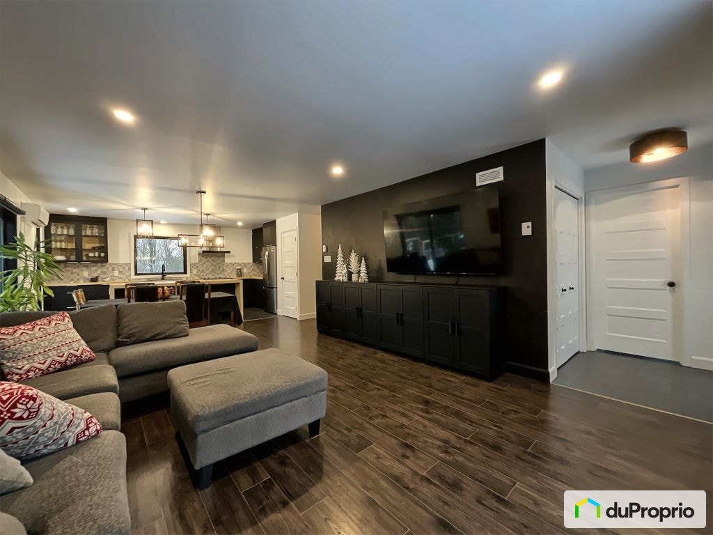 $524,900 - Bungalow for sale in Lefebvre — photo 1