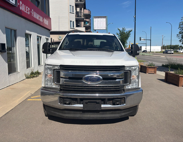 2019 Ford Super Duty F-350 DRW Dually Super Duty 4WD Crew Cab in Cars & Trucks in Calgary - Image 3