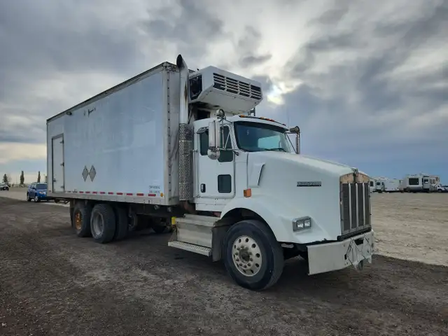 2008 Kenworth T800 in Heavy Trucks in St. Albert - Image 5