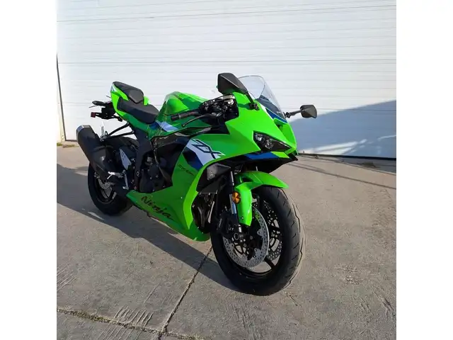 2026 Kawasaki Ninja ZX-6R KRT ABS in Sport Bikes in London - Image 5