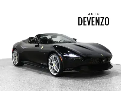 Auto Devenzo est fier de vous présenter cette Ferrari Roma Spider 2025 — Nero avec Intérieur Nero, d...