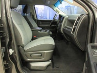 RAM 1500 CLASSIC 2022 EXPRESS NIGHT EDITION V6 3.6 LITRES CREW-CAB BOITE 5.7 PIEDS 4X4 TOUT ÉQUIPÉ /... (image 8)