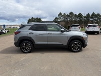 Certified, 17" Aluminum Wheels! With power and efficiency, this 2025 Trailblazer takes the lead in d... (image 3)
