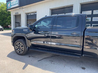 2022 GMC Sierra 1500 AT4 Crew Cab 4wd with the 6.2L and only 75,000kms. Clean history with no accide... (image 8)
