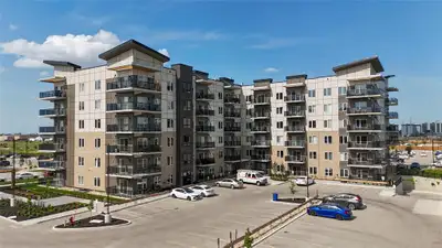 1Jw//Winnipeg/FIRST TIME HOME BUYER 100% GST REBATE AVAIL ON THIS SUITE, as well as a 6 Month Free C...
