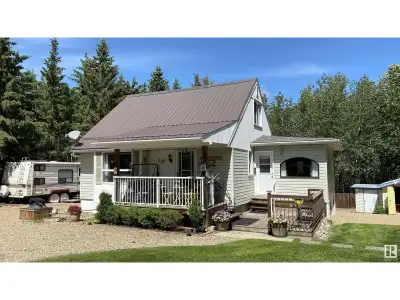 Located on the east Side of Garner lake in the County of St. Paul this spacious, 3 bedroom home is i...