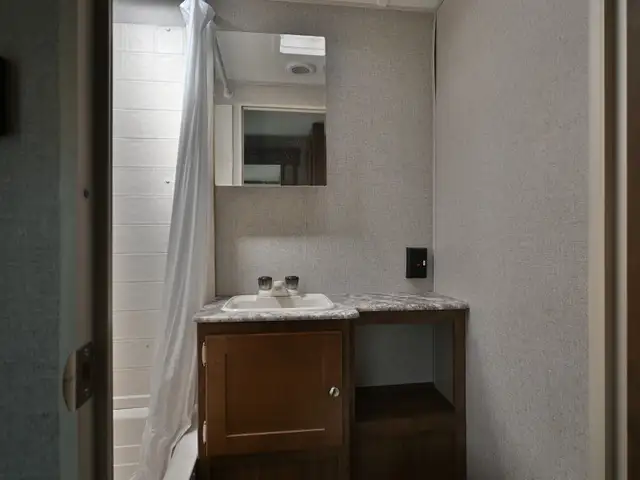 2018 Aspen Trail 29BHS in Travel Trailers & Campers in St. Albert - Image 13