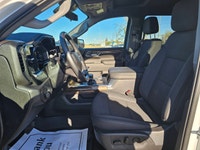 2024 Chevrolet Silverado 1500 LT Trail Boss 4WD with only 22,844 km! Clean history with no accidents... (image 8)