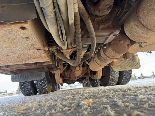 2012 KENWORTH T800 in Heavy Trucks in Saskatoon - Image 16