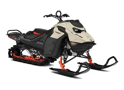 FAITES-VITE ! Modèle exclusif à la vente exclusive du printemps SKIDOO. Chaque modèle Ski-Doo Summit...