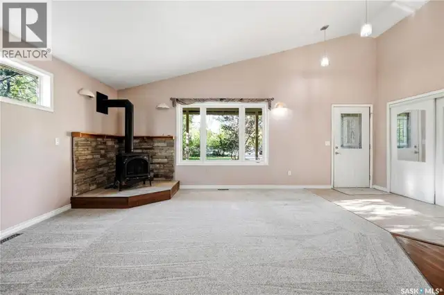 242 Woodlawn AVENUE Katepwa Beach, Saskatchewan in Houses for Sale in Regina - Image 8