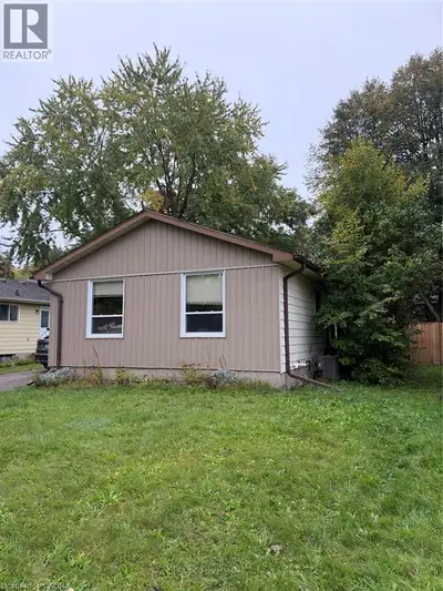 Welcome to this bright detached bungalow for lease in sought-after Beechwood, Waterloo. The main flo...