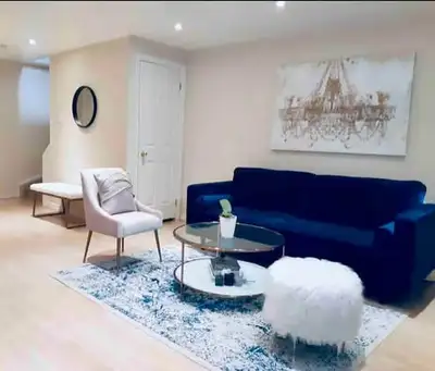 Beautiful and spacious 1 bedroom basement apartment