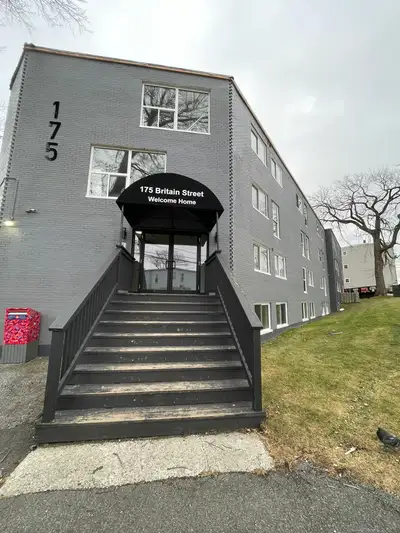NEWLY RENOVATED - BACHELOR UNITS 175 Britain Street, Saint John NB 71 Units | 4 Floors Above ground...