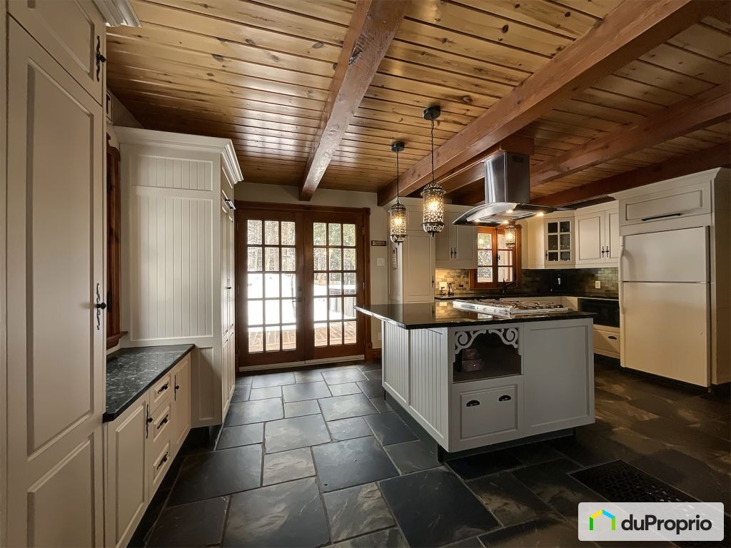 $550,000 - 2 Storey for sale in Ste-Adele — photo 2