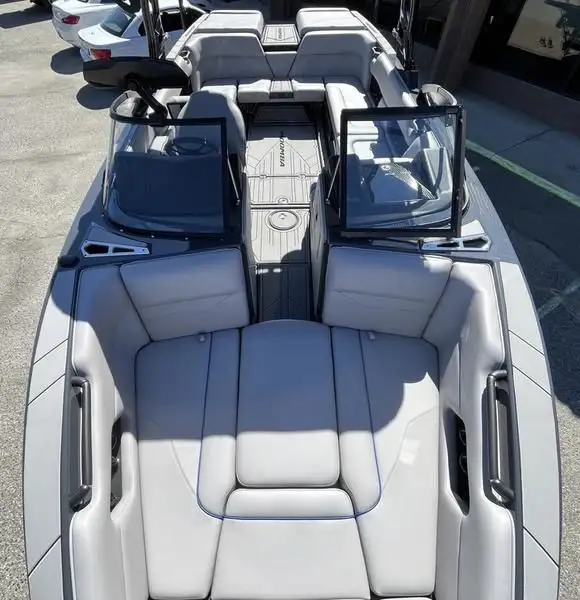 2024 Moomba Mojo in Powerboats & Motorboats in Edmonton - Image 13