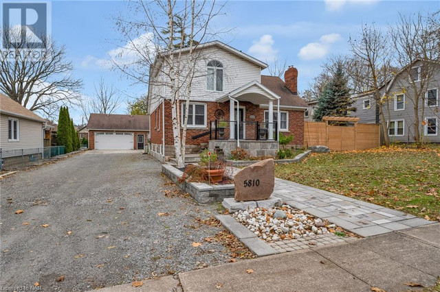 5810 BROOKFIELD Avenue Niagara Falls, Ontario in Houses for Sale in St. Catharines - Image 2